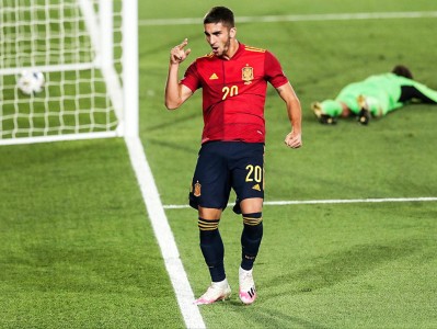 开云体育下载-西班牙篮球队凭实力取胜，锁定半决赛名额