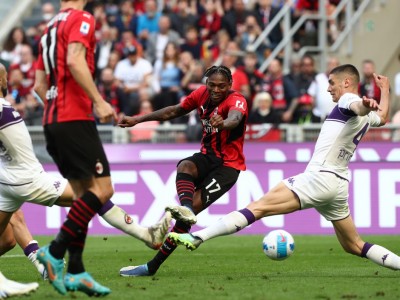 开云体育平台APP-包含AC米兰迎战佛罗伦萨，双方实力均势的词条