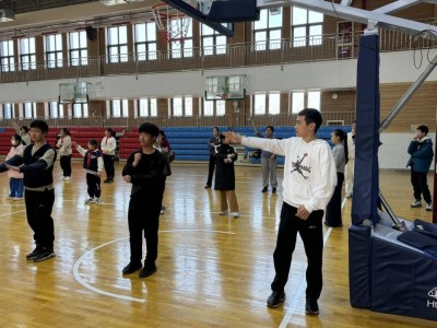 开云体育中国-篮球裁判在球赛中发挥重要作用，维护比赛公平