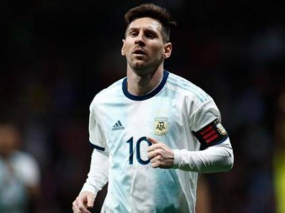 开云体育中国-包含西班牙传奇对决再度上演，梅西vsC罗谁更强的词条