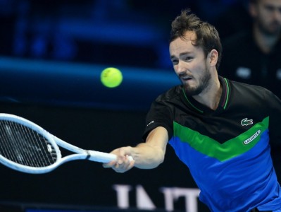 开云体育登录-世界网球队险胜英国网球队，兹维列夫绝境逆转的简单介绍