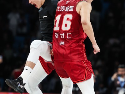 开云下载-球员因为表现出色获得了月度最佳球员的称号