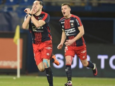 开云平台-包含克莱蒙主场战平波尔多，主场保持不败的词条