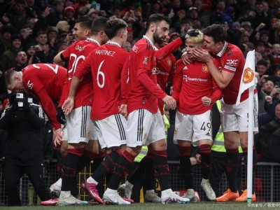 开云体育入口-曼联遭遇挑战不敌皇家社会，重心失守遭遇两连败低迷的简单介绍