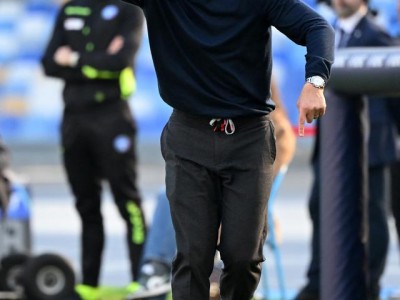 开云平台-包含那不勒斯主帅因言语不当被足协罚款的词条