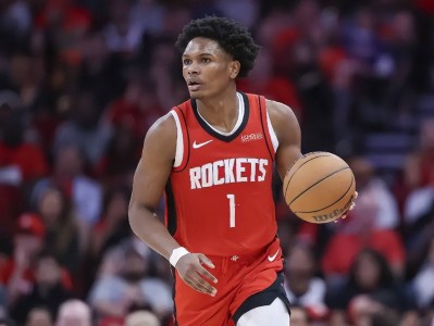 开云体育官网-雄鹿晋级火箭2-0领先