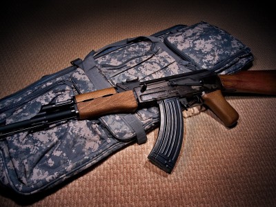 开云体育在线-F1街道赛之夜，范戴克铸就里程碑的辉煌瞬间