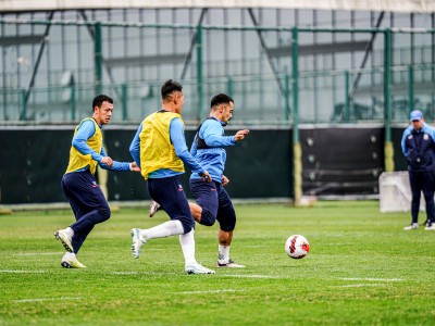 开云体育官网-球队训练态度认真，为比赛全力备战