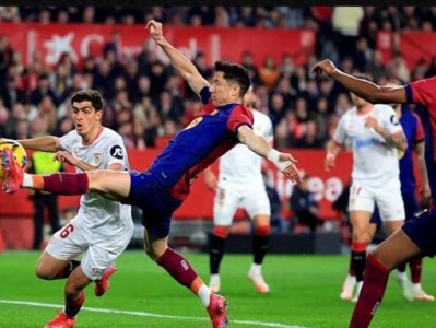 开云体育在线-关于世界足球杯赛事焦点对决，势均力敌角逐激烈的信息