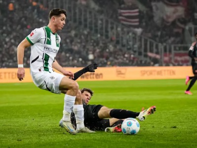 开云体育APP下载-关于门兴格拉德巴赫主场击败对手，积分榜上升的信息