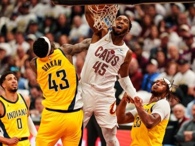 开云下载-爵士惊险逆转快船，米切尔绝杀砍下+