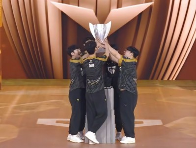 开云体育官方网站-JDG碾压WBG，Deft完成史诗逆转淘汰赛2:1（首尔）