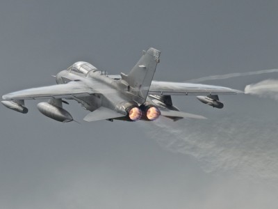 开云APP-闪电战与一夫当关，乌拉圭速胜背后，德里赫特如何成为关键先生