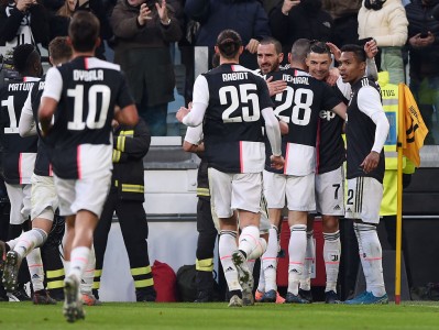 开云体育app-那不勒斯球员纷纷进球，球队士气高涨