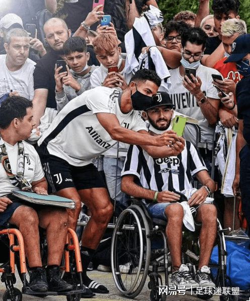 葡萄牙篮球联赛冠军庆功宴,球队合影留念的简单介绍 葡萄牙篮球联赛冠军庆功宴,球队合影留念的简单介绍