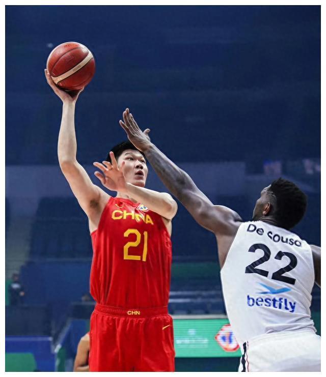 重庆男篮团结一心,取得关键胜利晋级下一轮的简单介绍 重庆男篮团结一心,取得关键胜利晋级下一轮的简单介绍