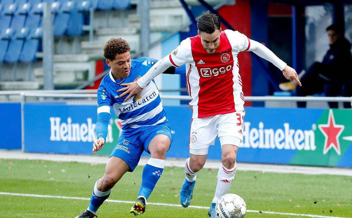 阿贾克斯连胜在望,欧冠前景看好 阿贾克斯连胜在望,欧冠前景看好