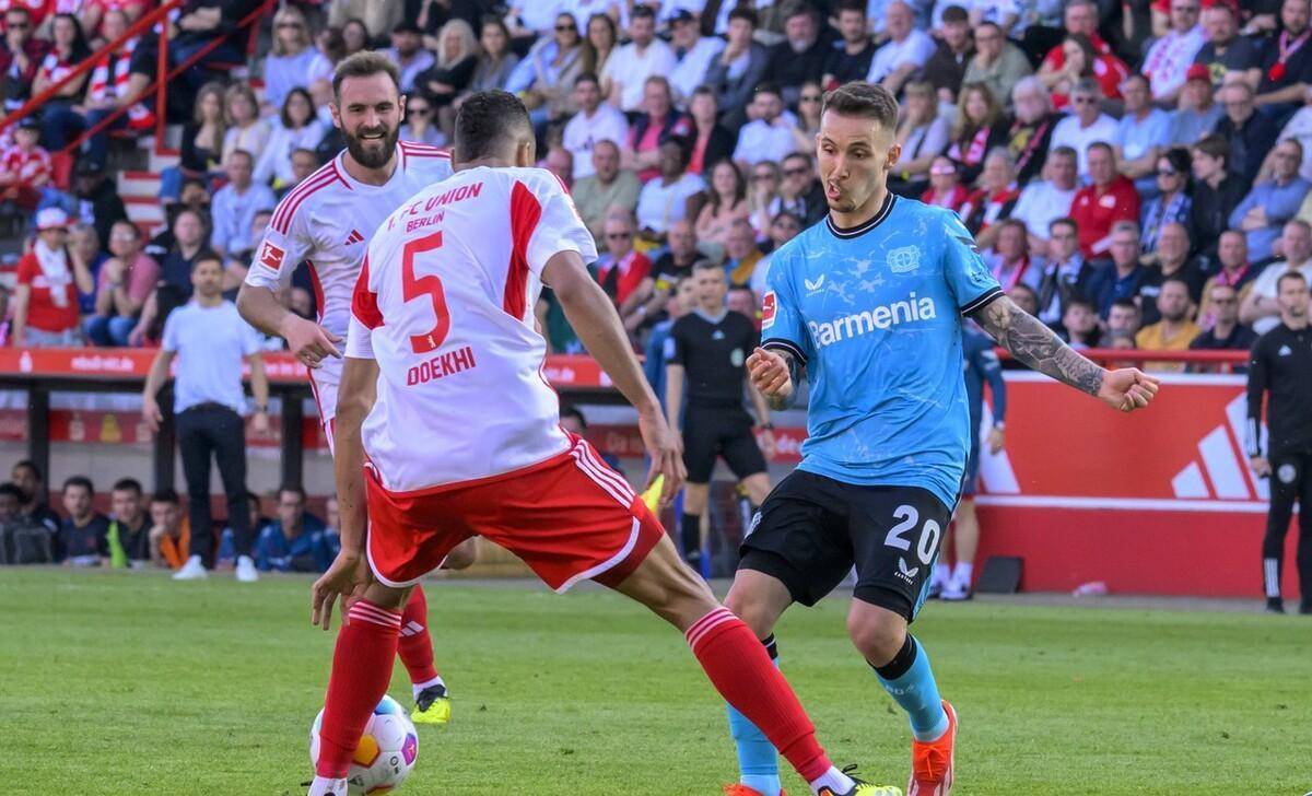 关于奥格斯堡球队再次获胜,力压对手成功的信息 关于奥格斯堡球队再次获胜,力压对手成功的信息