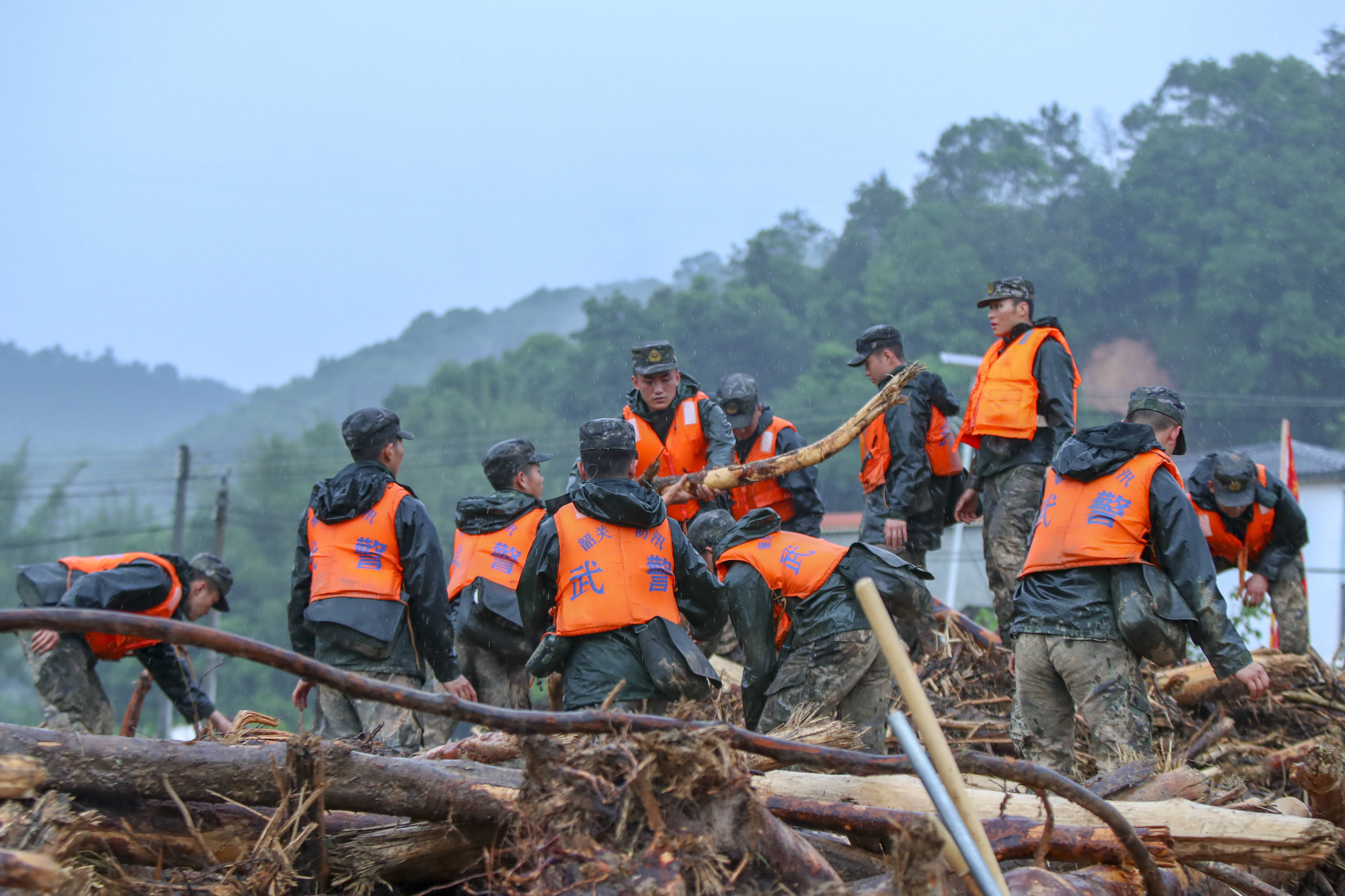 包含山西队惨遭惨败，主帅喊话士气不受影响，继续前行的词条