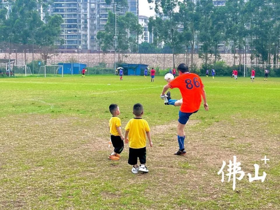 球场上草根球队逆袭,惊艳全场的简单介绍 球场上草根球队逆袭,惊艳全场的简单介绍