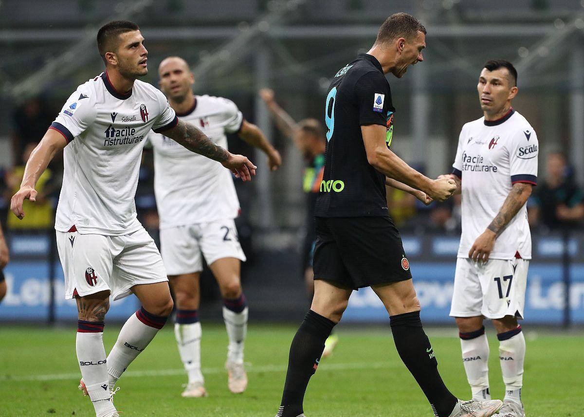 包含博洛尼亚客场惊险获胜，球队士气高涨的词条