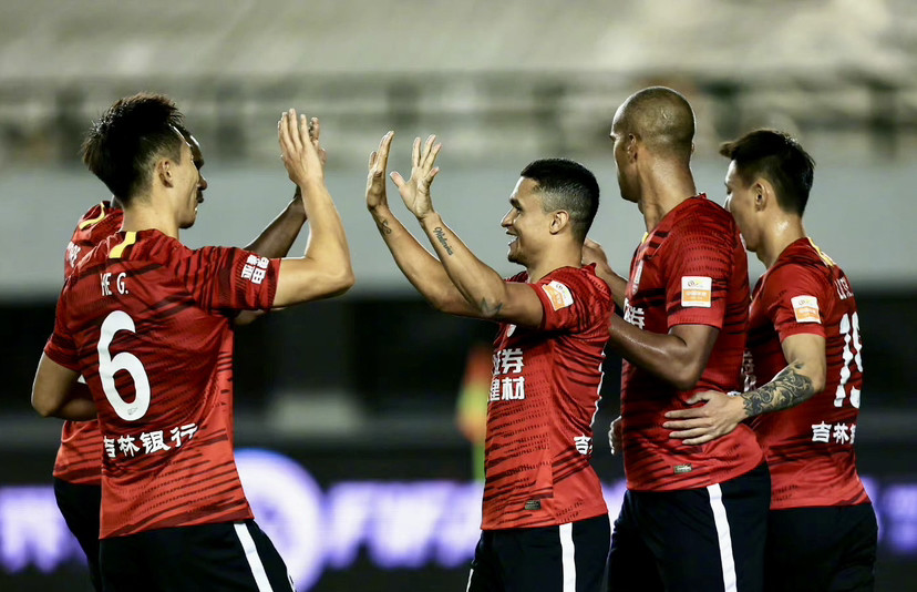 包含长春亚泰队势如破竹，连胜局面完全操控的词条