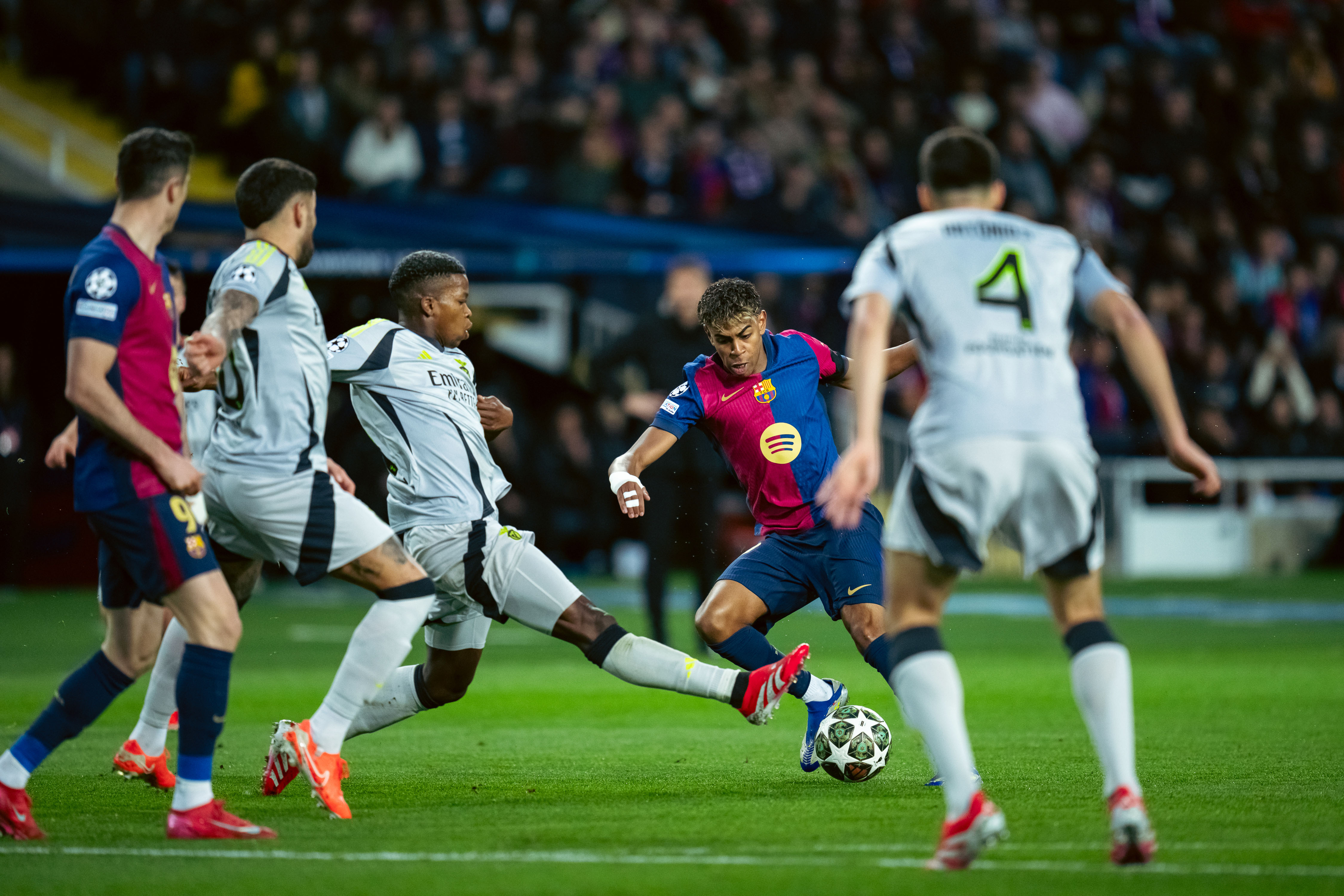 包含巴塞罗那取得胜利,仍有机会争夺冠军的词条 包含巴塞罗那取得胜利,仍有机会争夺冠军的词条