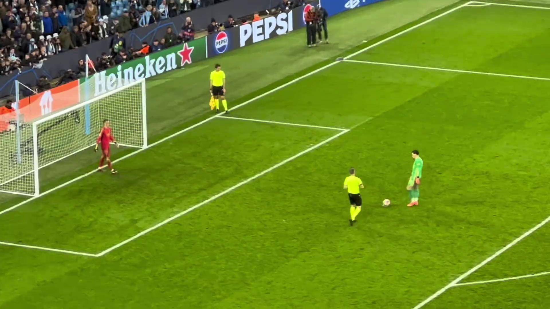 巴塞罗那遭遇曼城逆袭，梅西独得一球难救主