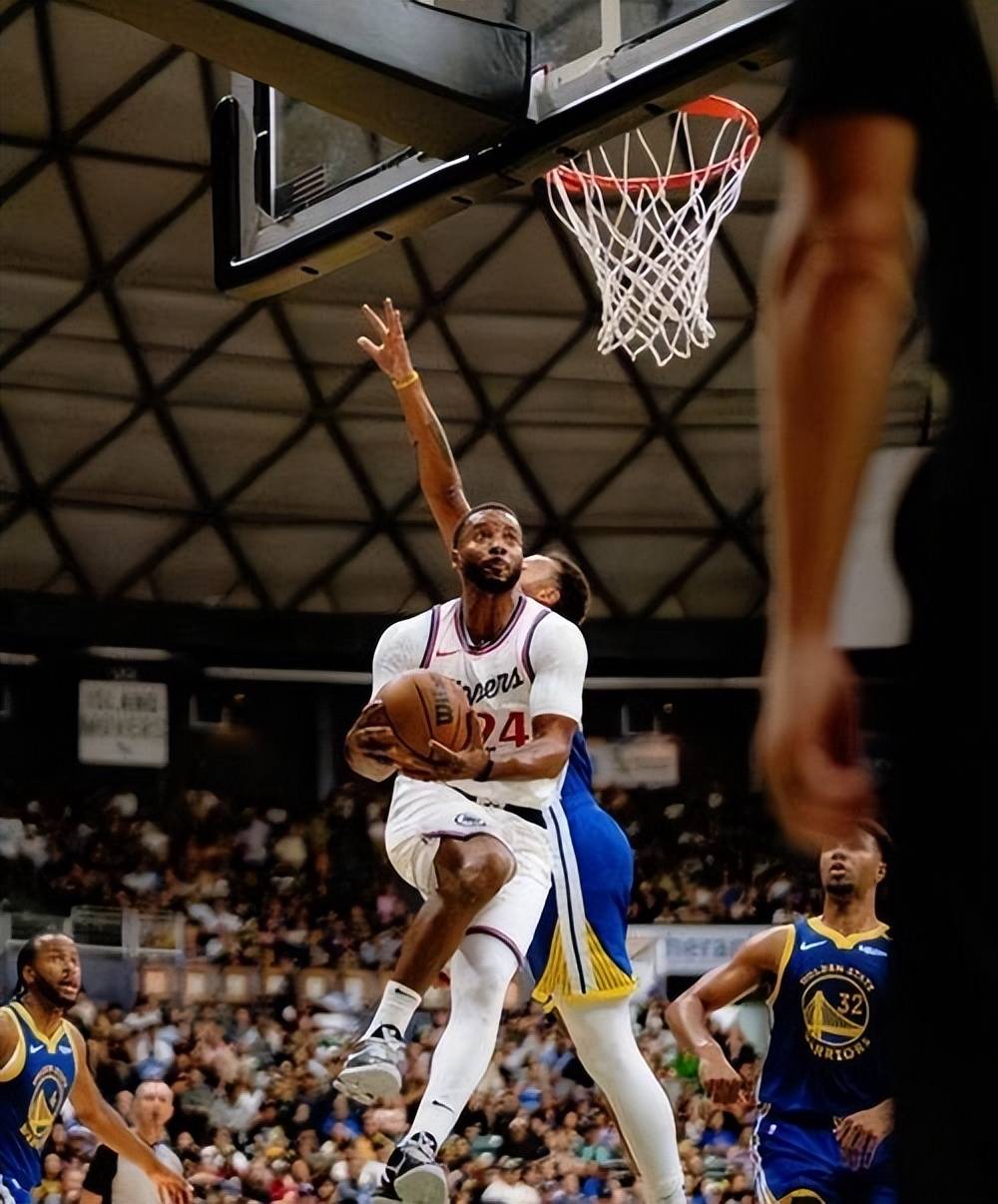 快船力克鹈鹕，莱昂纳德大放异彩