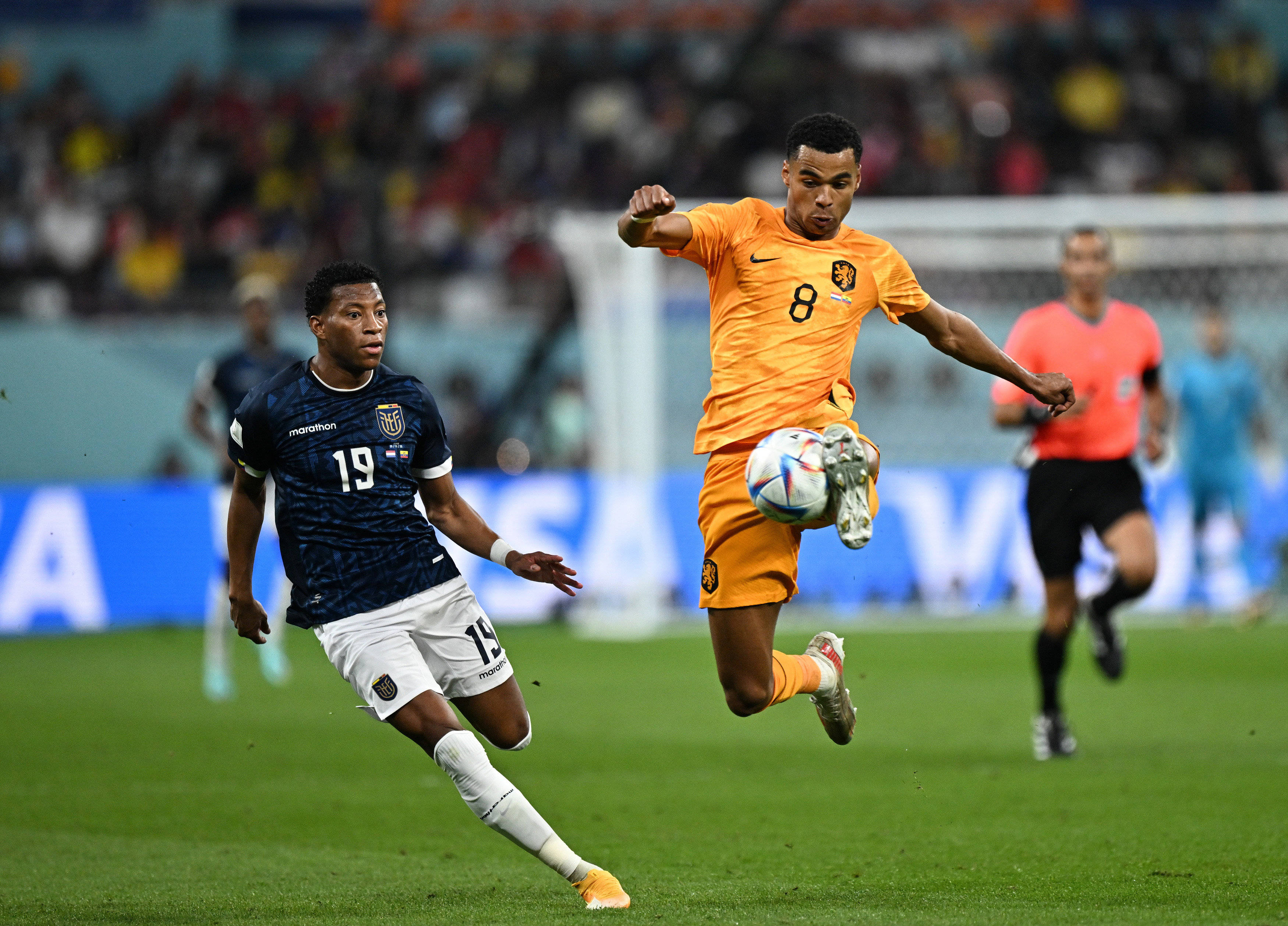 关于欧洲足球赛事精彩纷呈，各队实力均衡争冠的信息