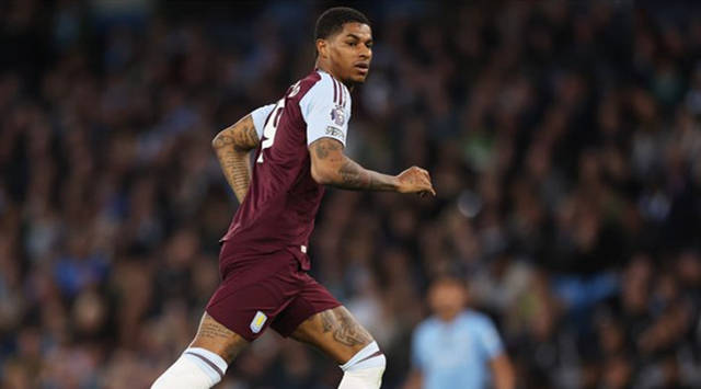 包含华伦西亚客场遭遇两球失利，状态低迷的词条