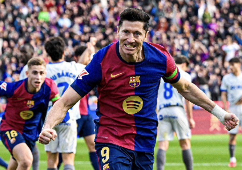 巴塞罗那主场击败瓦伦西亚,夺得晋级资格 巴塞罗那主场击败瓦伦西亚,夺得晋级资格