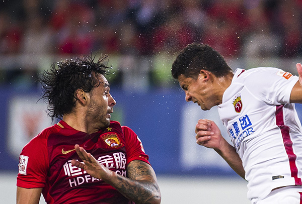 球队实力较量，角逐冠军荣耀