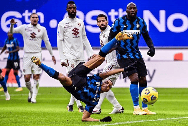 意甲赛场频频风波,裁判错误判罚引发双方球员争议的简单介绍 意甲赛场频频风波,裁判错误判罚引发双方球员争议的简单介绍