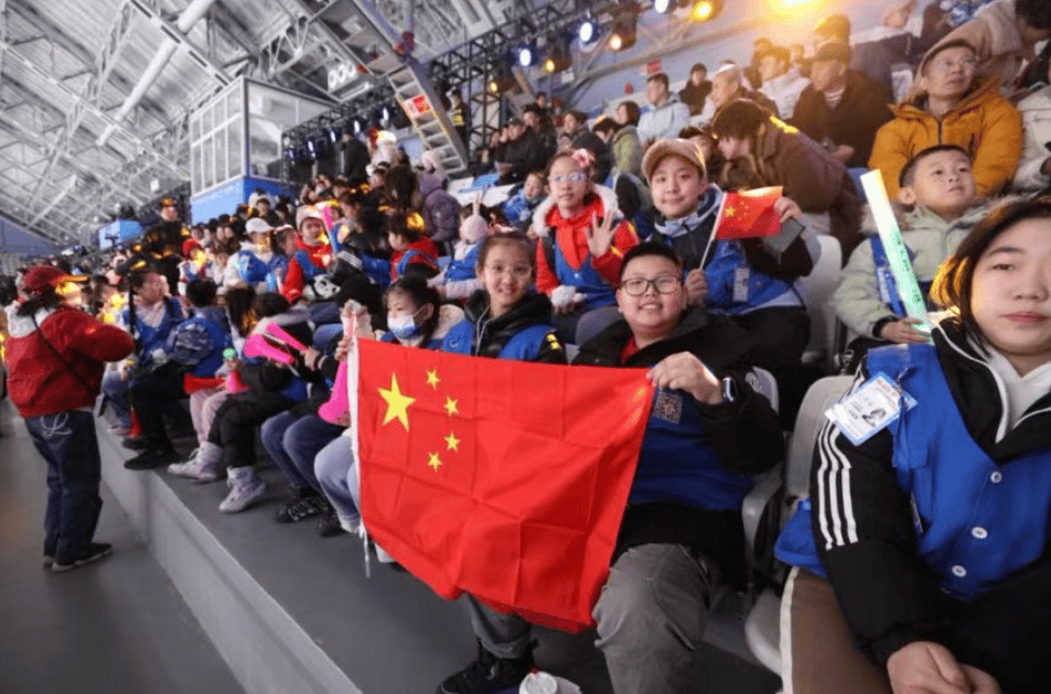 本赛季国内足球赛事备受瞩目，球迷热情高涨的简单介绍