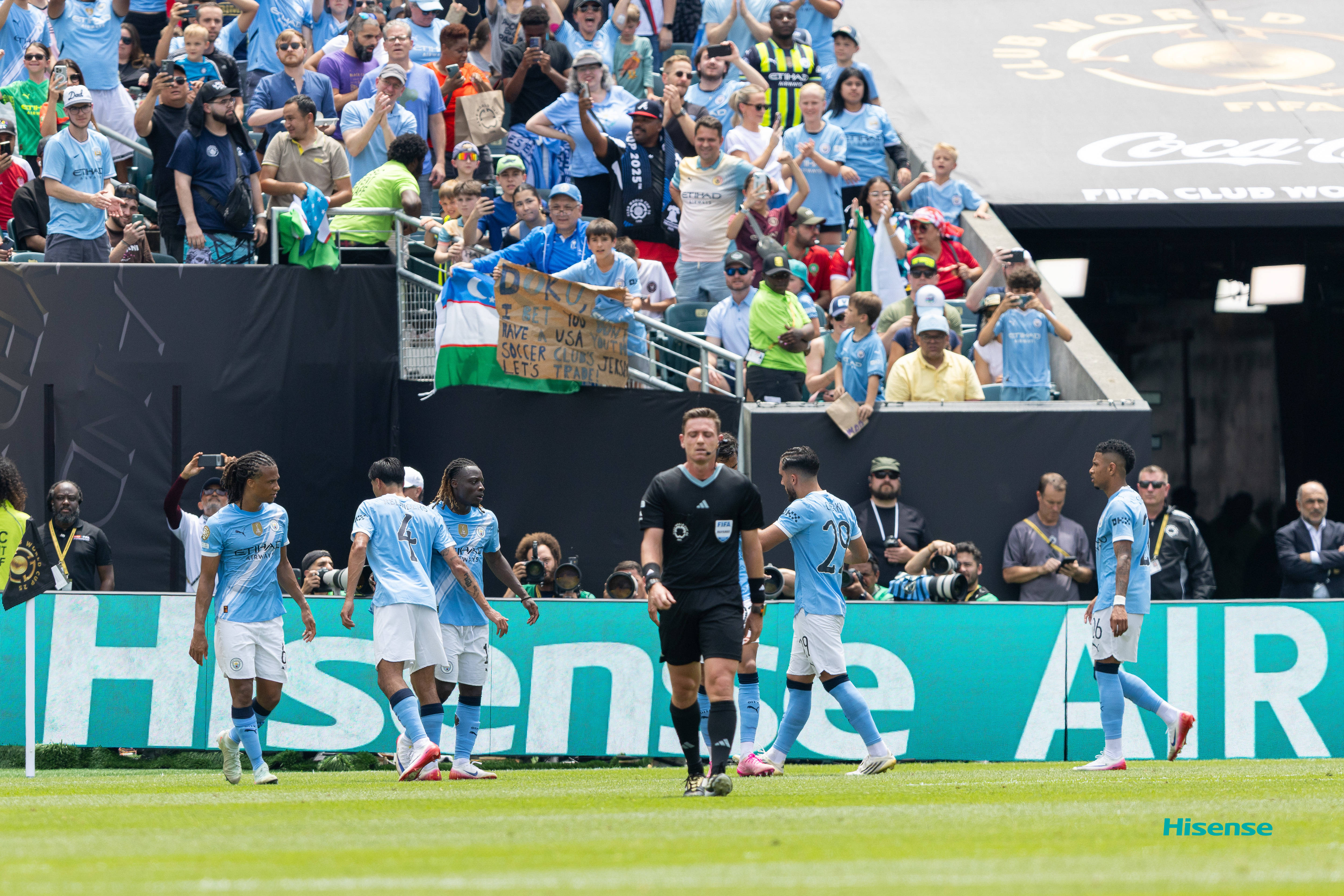 曼城大将受伤,球队战力受到影响的简单介绍 曼城大将受伤,球队战力受到影响的简单介绍