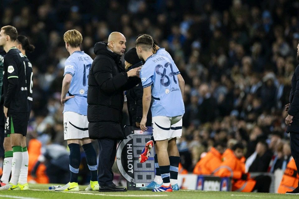 曼城大将受伤,球队战力受到影响的简单介绍 曼城大将受伤,球队战力受到影响的简单介绍