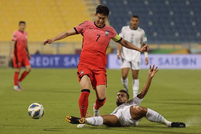 足球比赛赛况紧张，球队实力越发突显的简单介绍