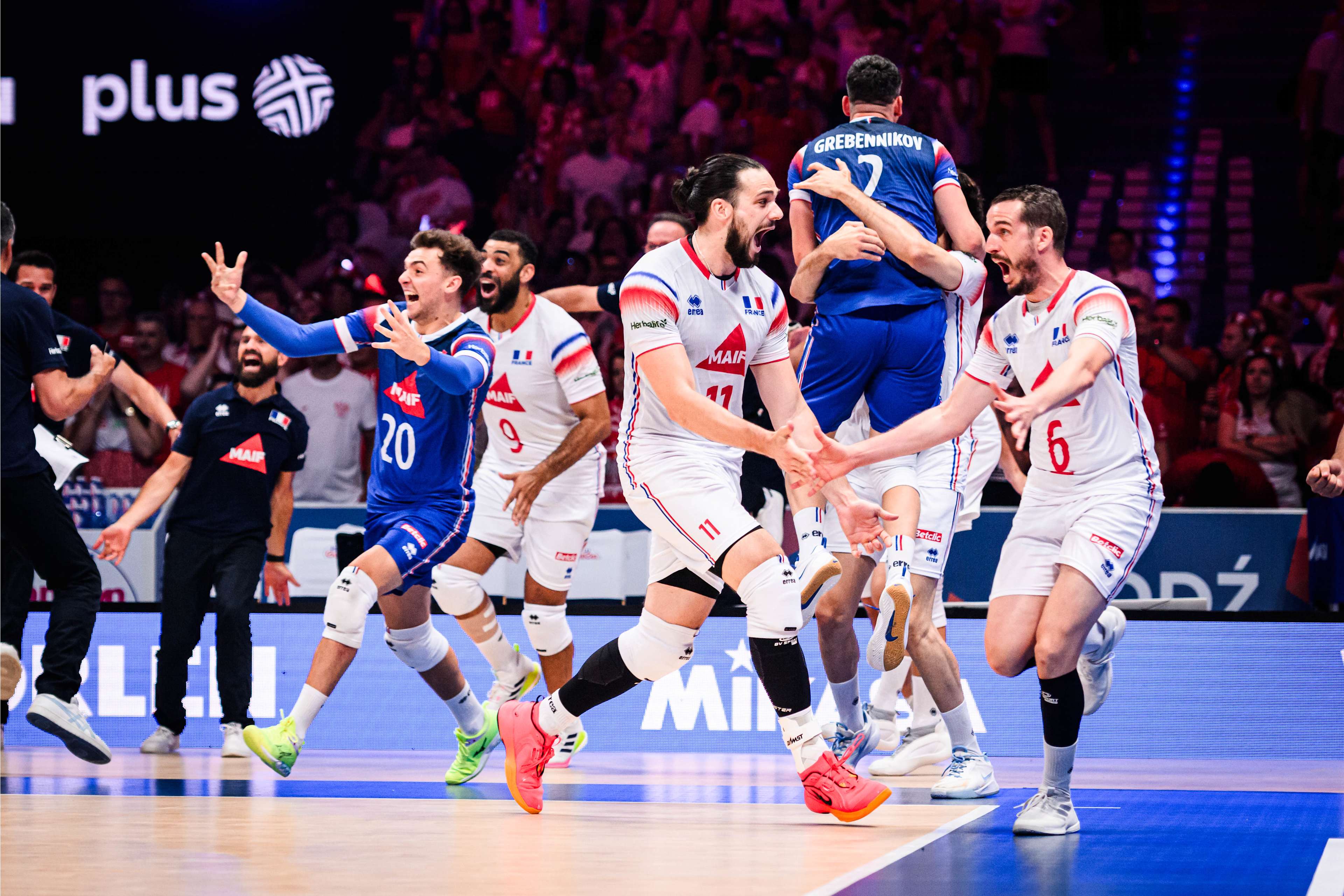 波兰球队赢得激动人心比赛,锁定晋级资格的简单介绍 波兰球队赢得激动人心比赛,锁定晋级资格的简单介绍