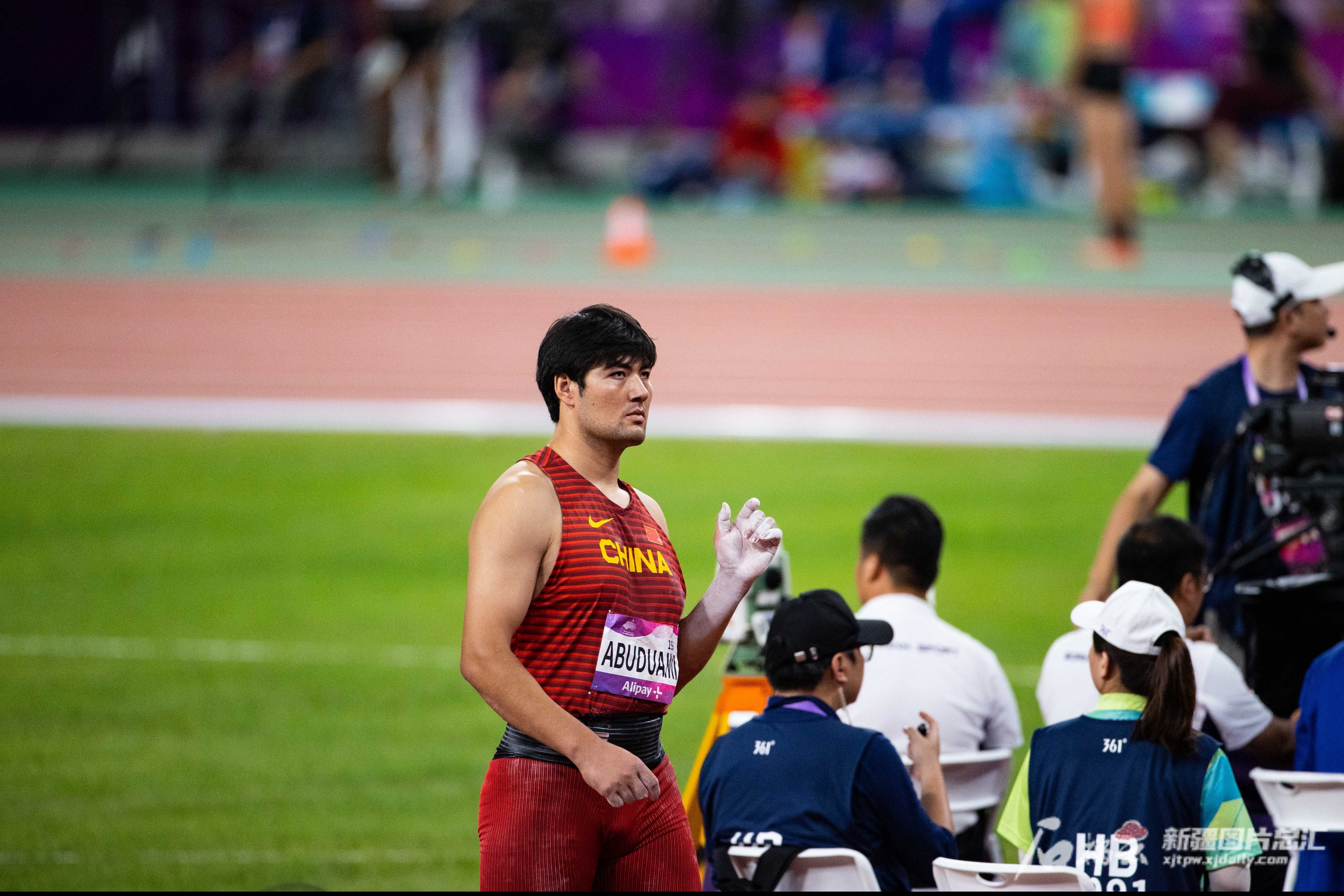 关于运动员的高光时刻：世界级比赛精彩绝伦的信息