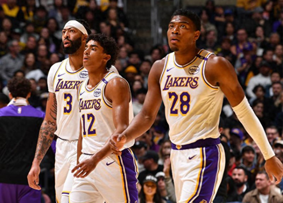 篮球明星们在国际赛场上大放异彩 篮球明星们在国际赛场上大放异彩