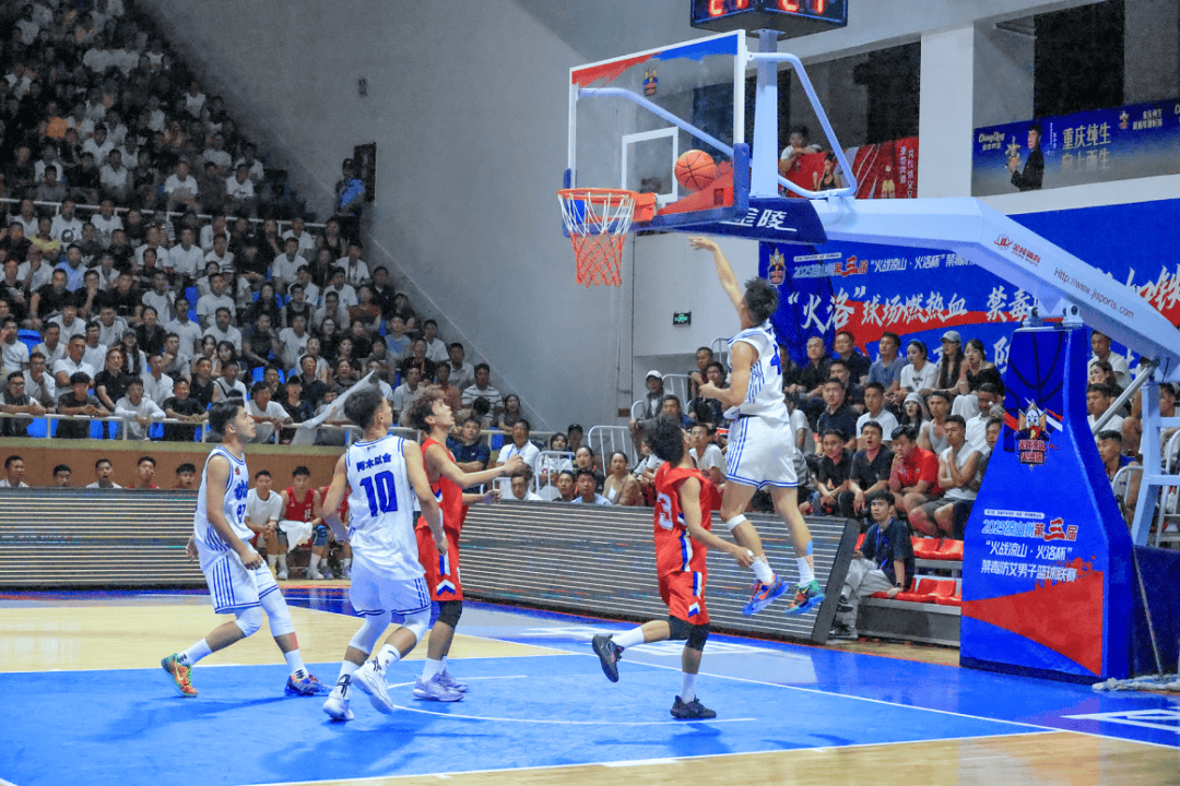 球迷热切期待国际篮球聚焦的精彩对决的简单介绍 球迷热切期待国际篮球聚焦的精彩对决的简单介绍