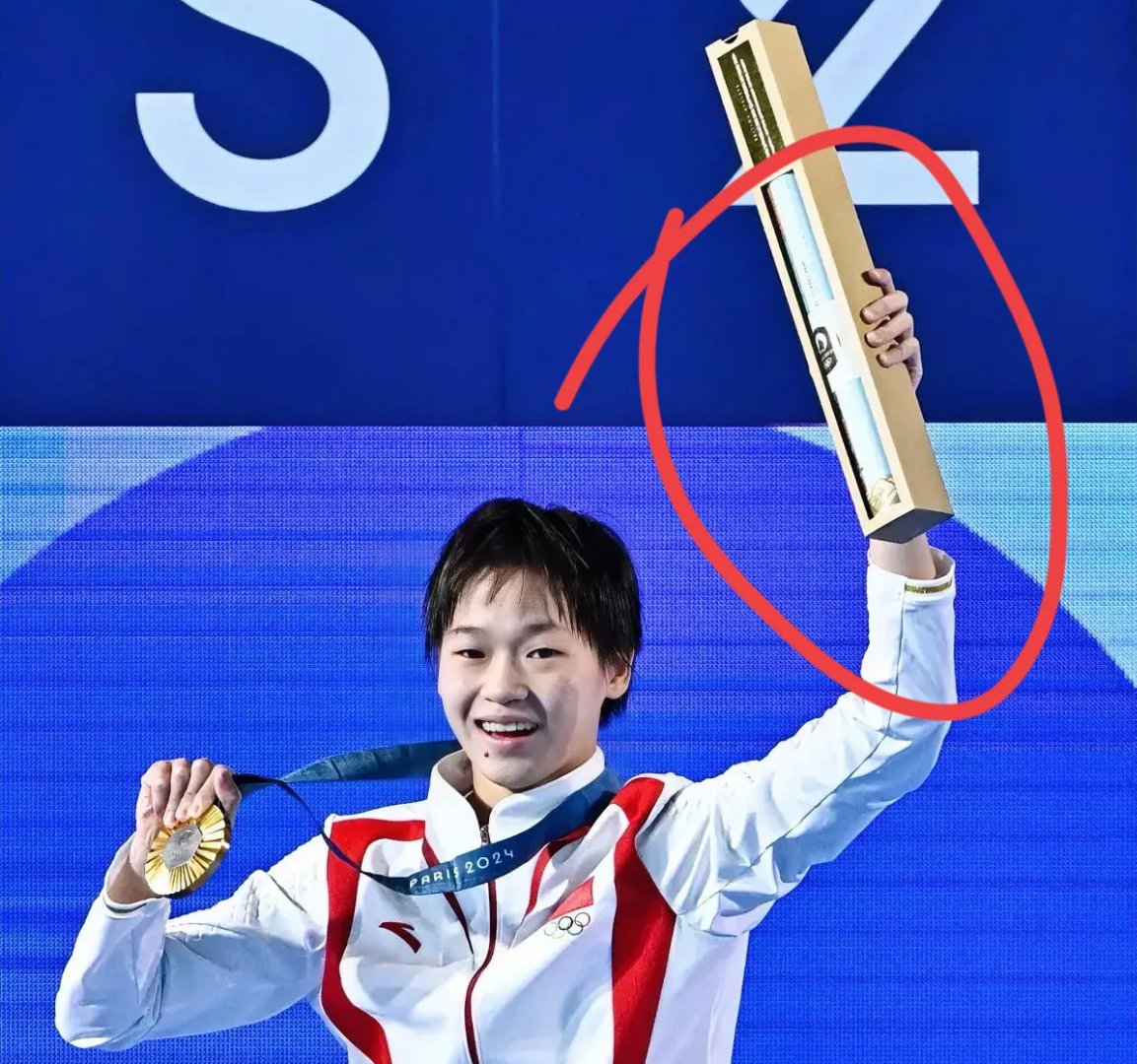 卢森堡女子举重选手刷新世界纪录 卢森堡女子举重选手刷新世界纪录