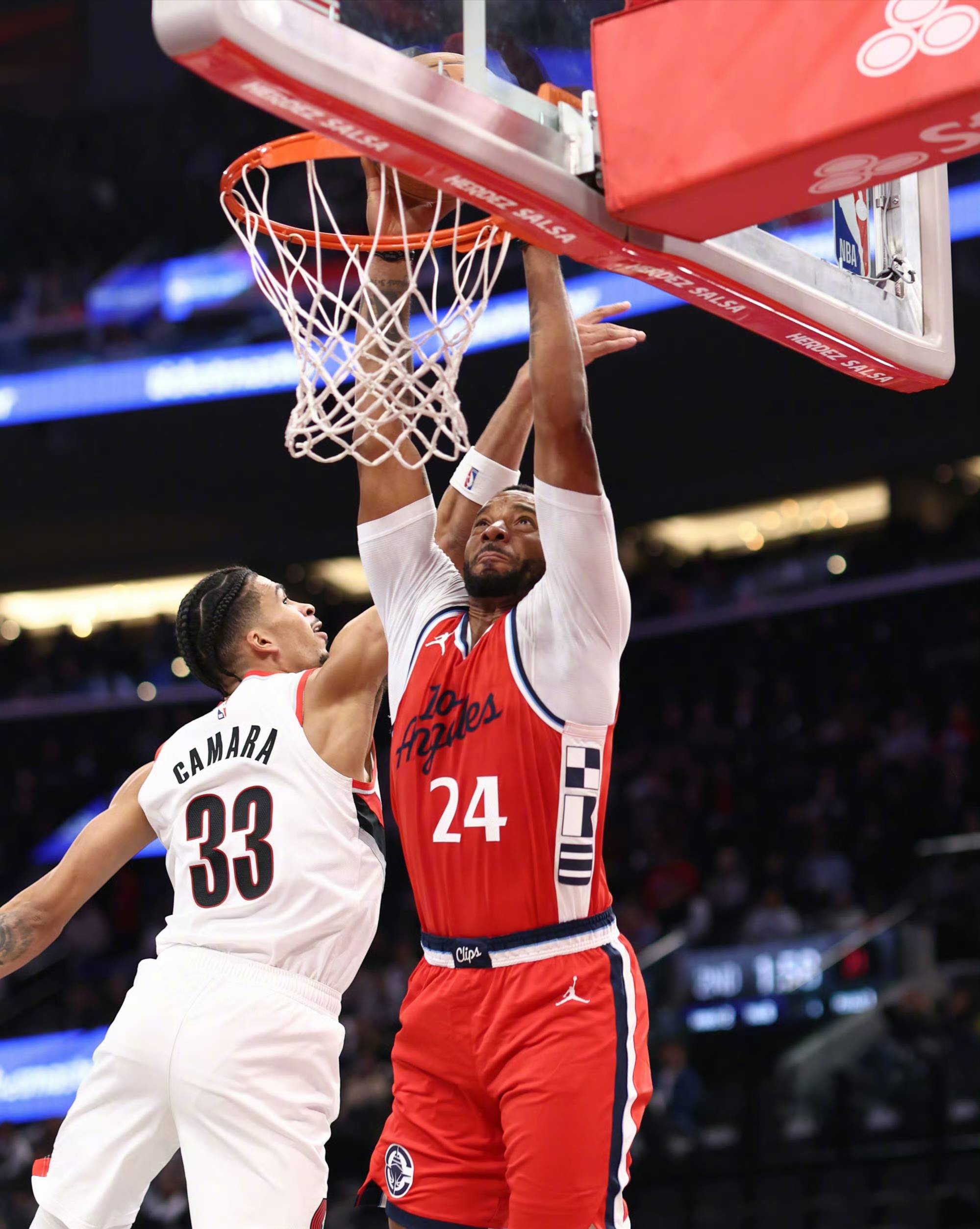 快船实现逆袭，客场击败马刺