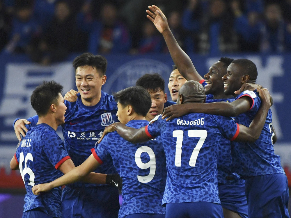 关于上海申花队在争夺胜利的路上越走越远的信息 关于上海申花队在争夺胜利的路上越走越远的信息