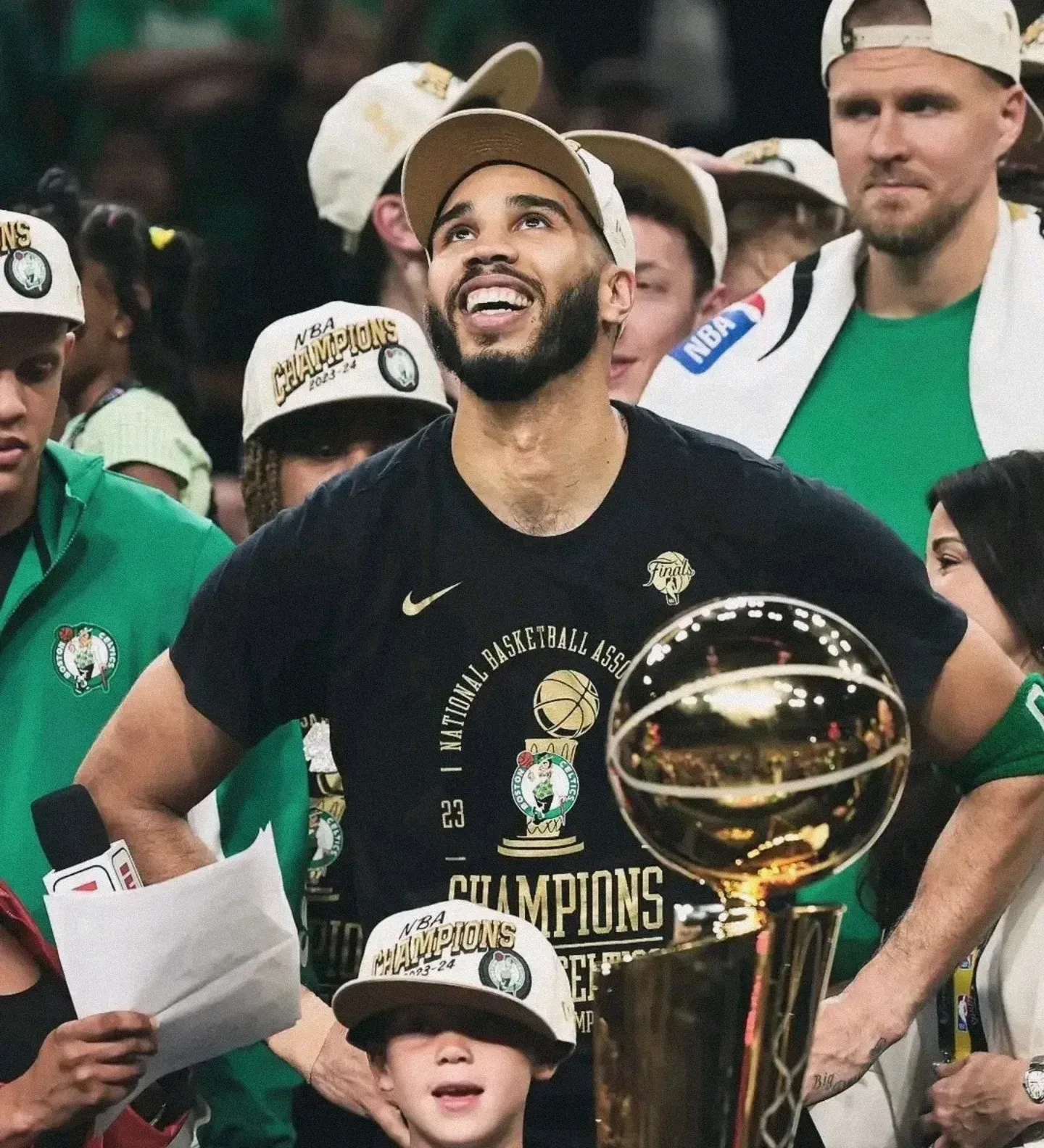 昨日焦点:凯尔特人夺冠,热议不断的简单介绍 昨日焦点:凯尔特人夺冠,热议不断的简单介绍