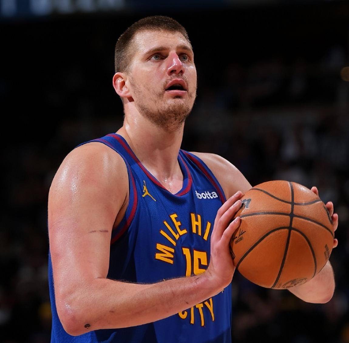 掘金保持不败，约基奇领军取胜