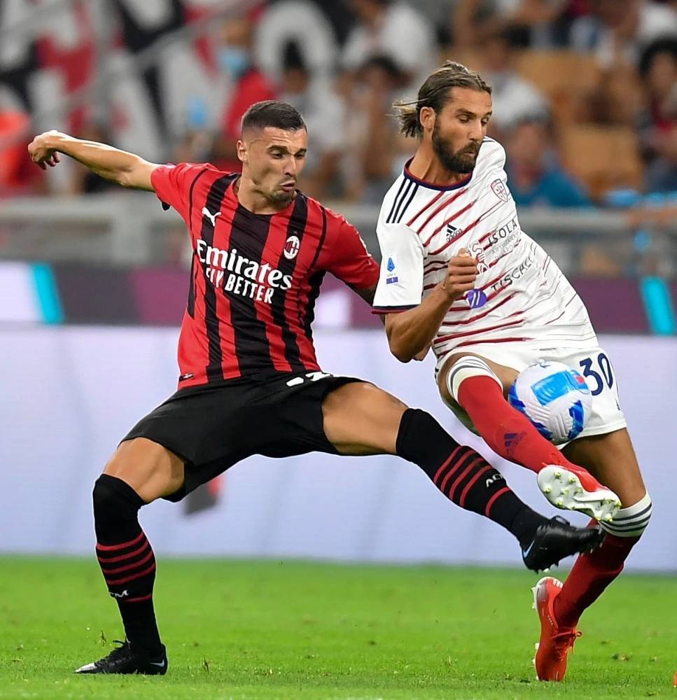 意甲重磅对决:AC米兰迎战梅西,出线形势明朗 意甲重磅对决:AC米兰迎战梅西,出线形势明朗