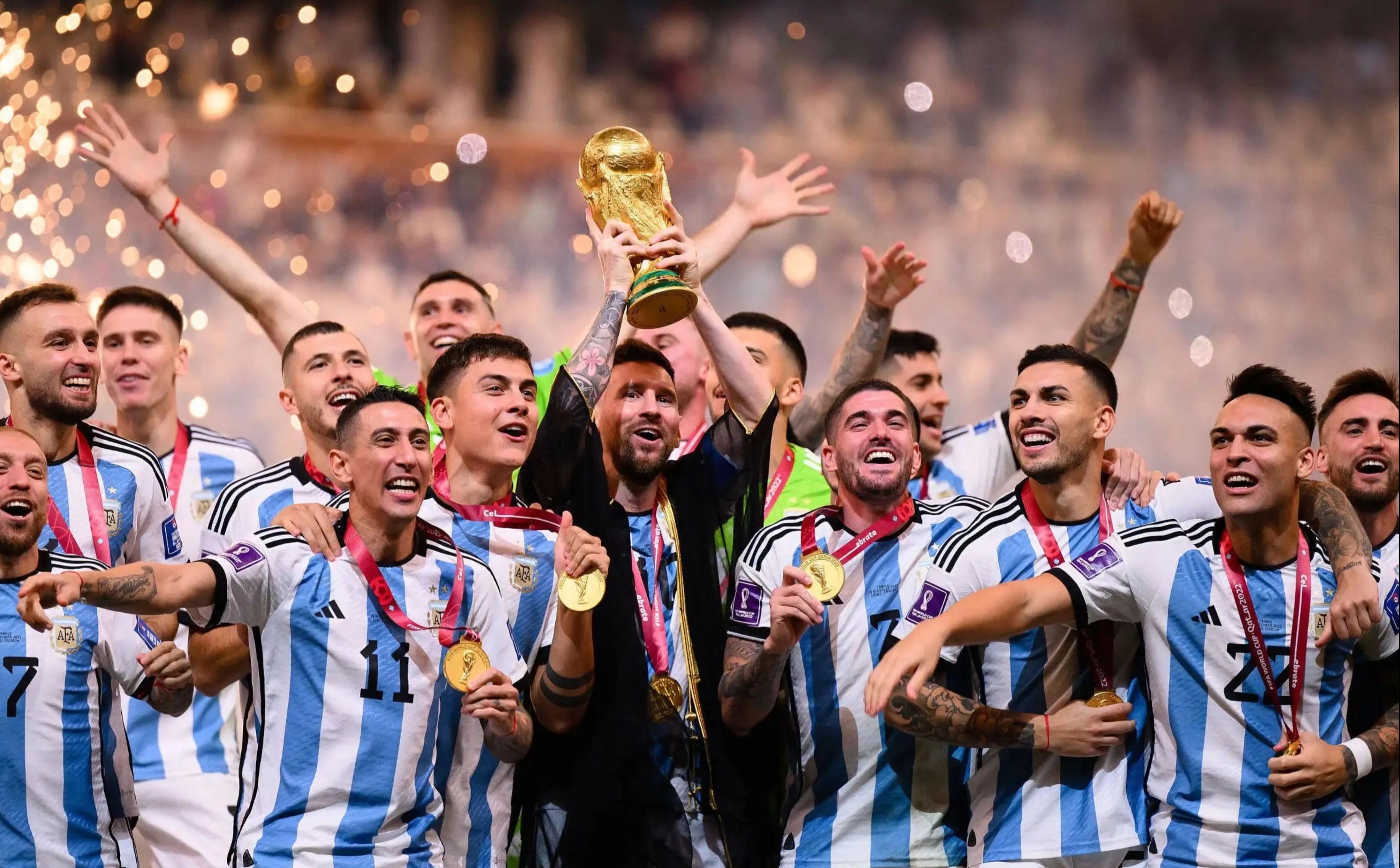 包含德甲重磅对决:阿根廷迎战梅西,球迷沸腾的词条 包含德甲重磅对决:阿根廷迎战梅西,球迷沸腾的词条