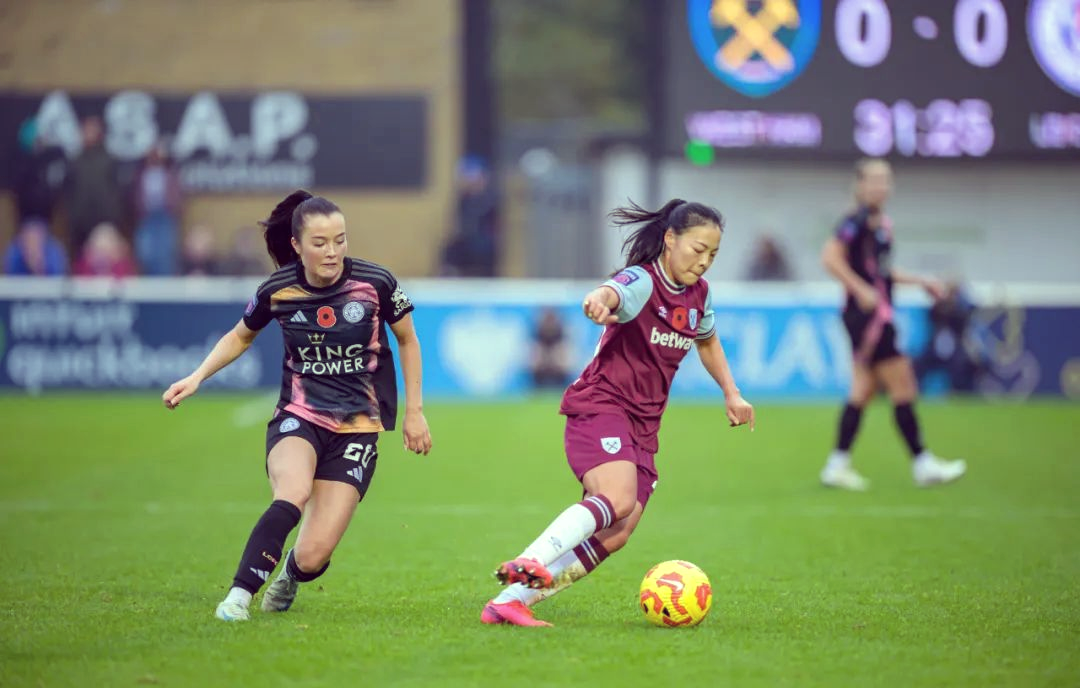 包含场上的风云人物:女足明星们的荣耀时刻的词条 包含场上的风云人物:女足明星们的荣耀时刻的词条